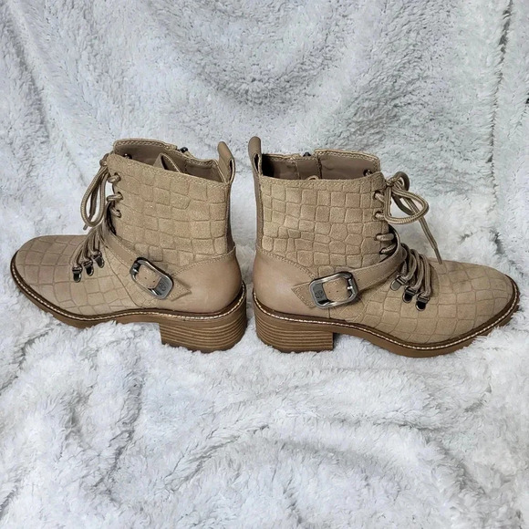 NWOT Vince Camuto Kaiander Boots - Picture 3 of 9